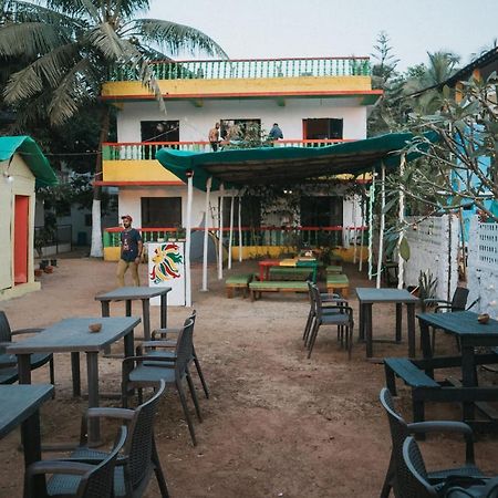 Rasta Mansion Beach Hostel And Rooms 阿姆波尔 外观 照片