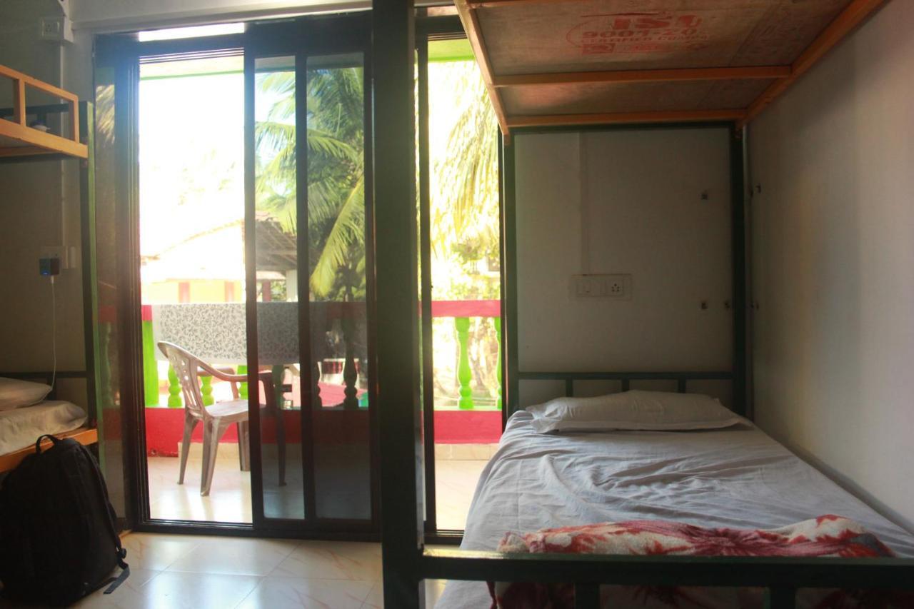 Rasta Mansion Beach Hostel And Rooms 阿姆波尔 外观 照片