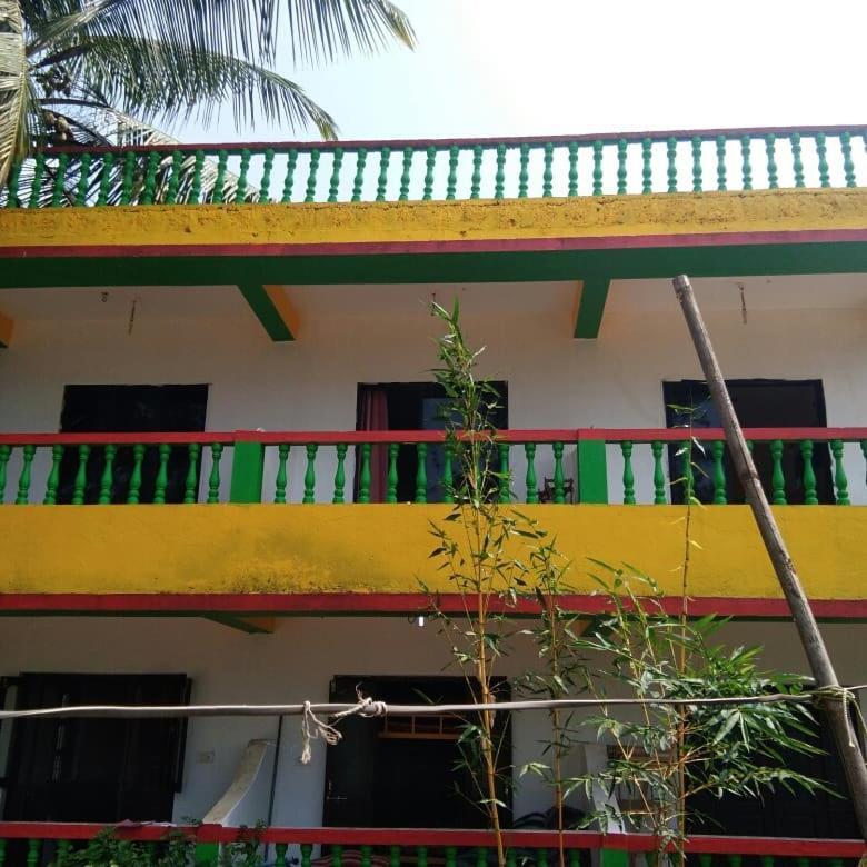 Rasta Mansion Beach Hostel And Rooms 阿姆波尔 外观 照片