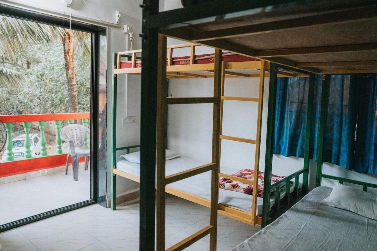 Rasta Mansion Beach Hostel And Rooms 阿姆波尔 外观 照片