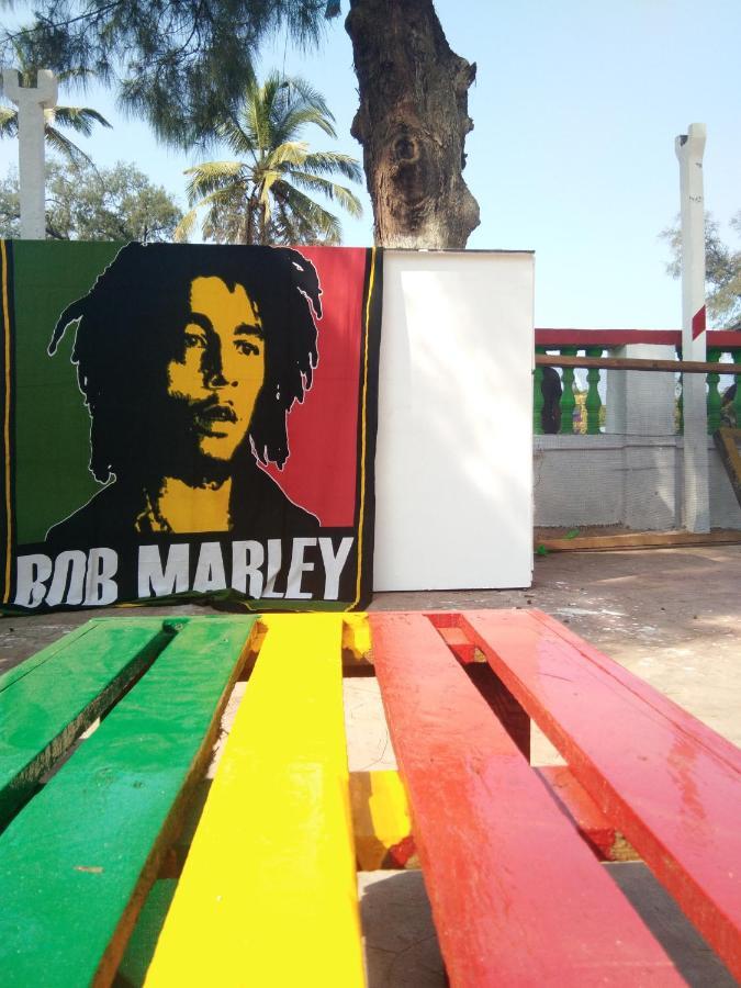 Rasta Mansion Beach Hostel And Rooms 阿姆波尔 外观 照片