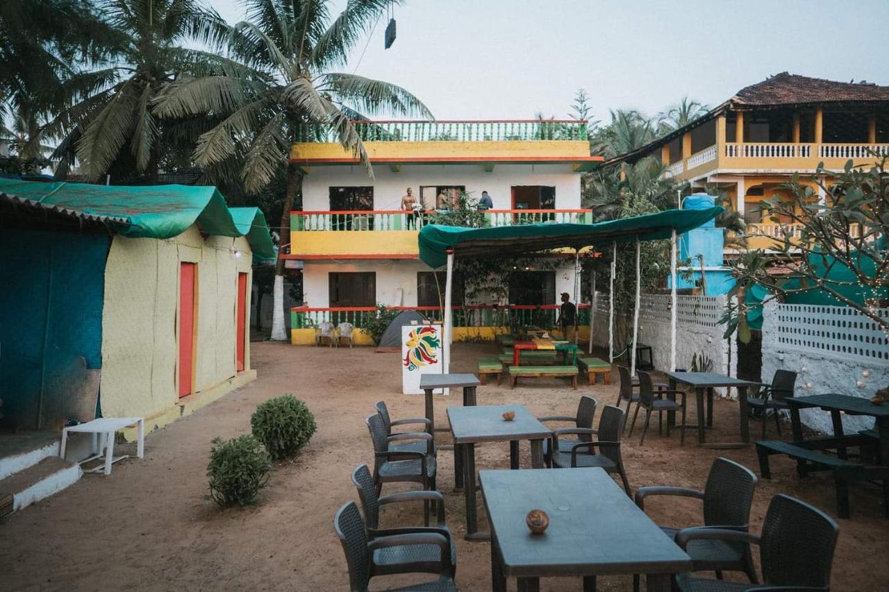 Rasta Mansion Beach Hostel And Rooms 阿姆波尔 外观 照片